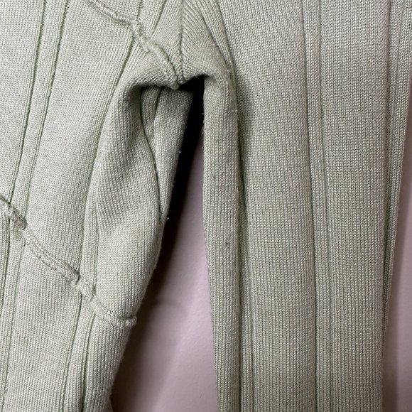 PrettyLittleThing Green Contrast Binding Knit Bodysuit - Picture 7 of 9